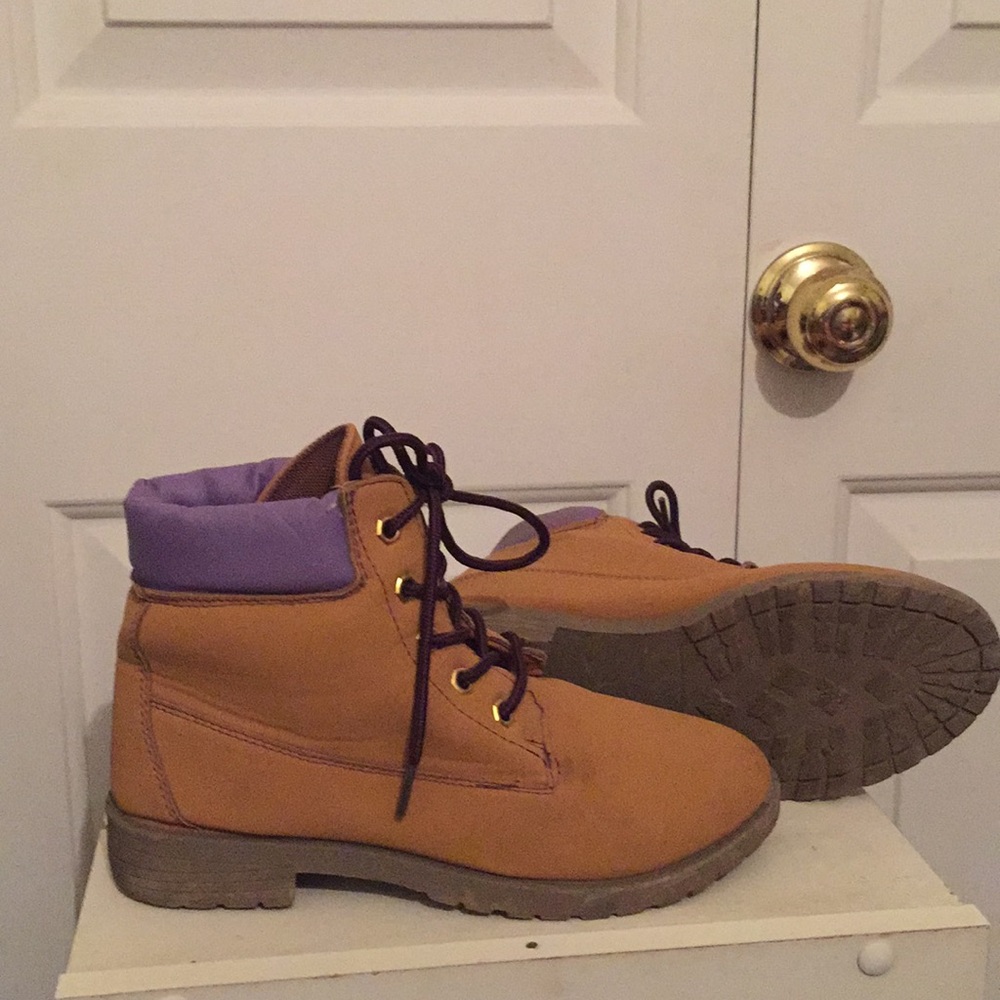Girls boots